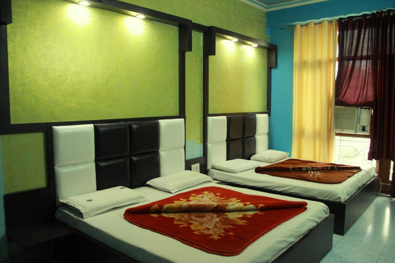 Aashirwad Hotel Katra  Ngoại thất bức ảnh