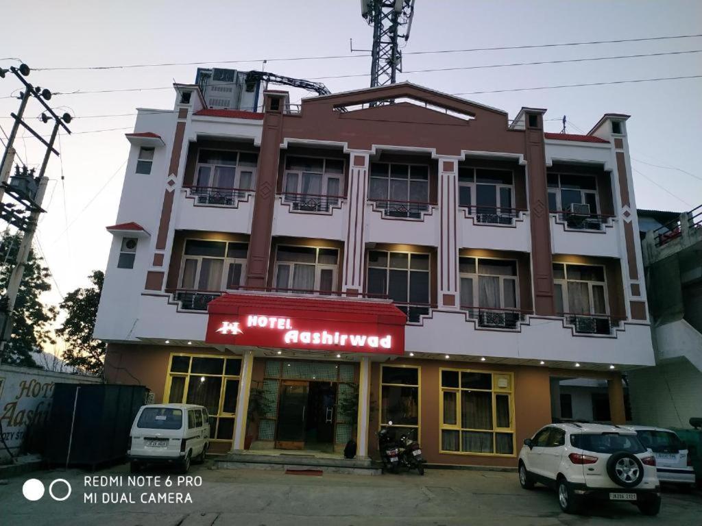 Aashirwad Hotel Katra  Ngoại thất bức ảnh