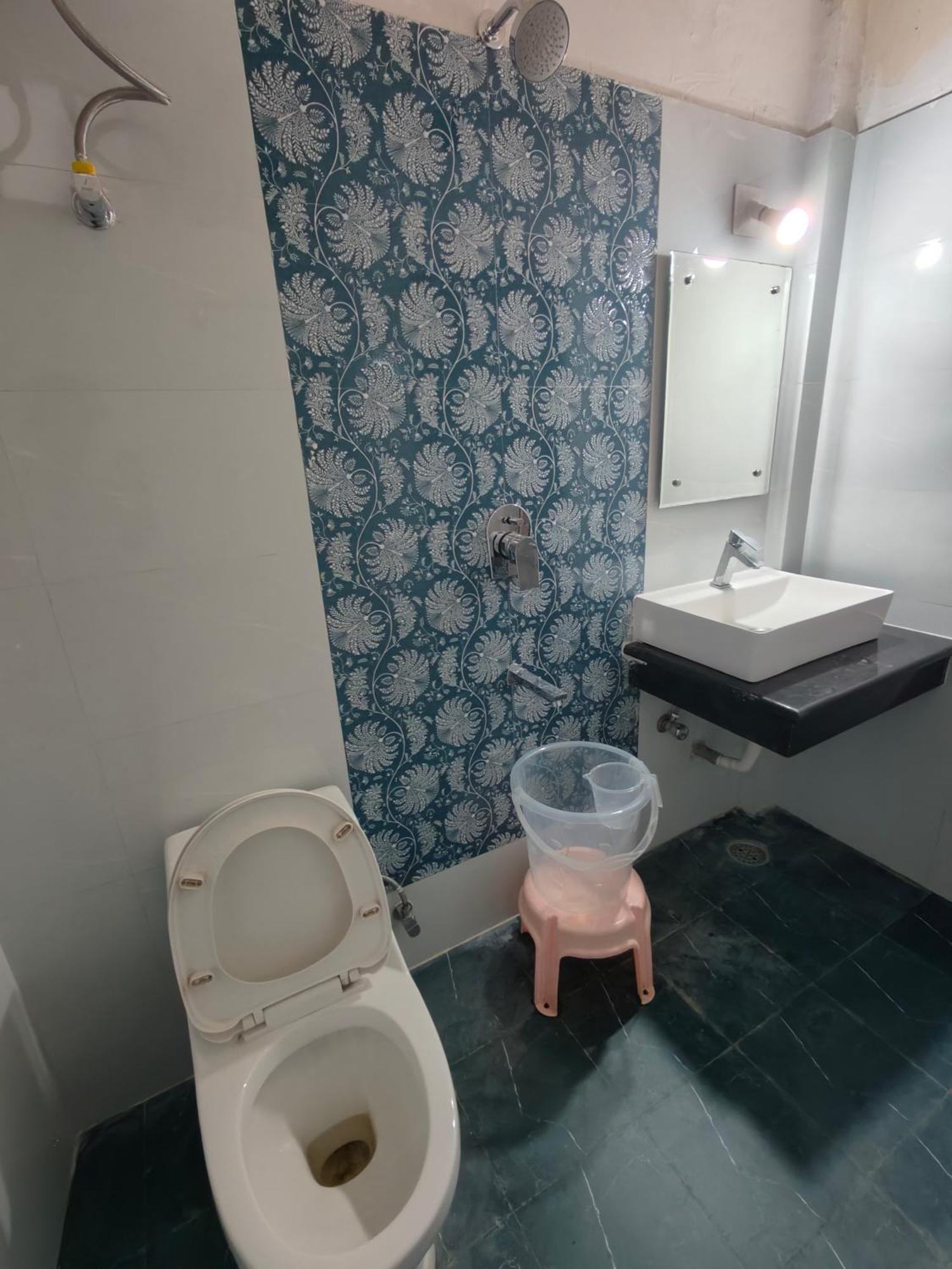 Aashirwad Hotel Katra  Ngoại thất bức ảnh